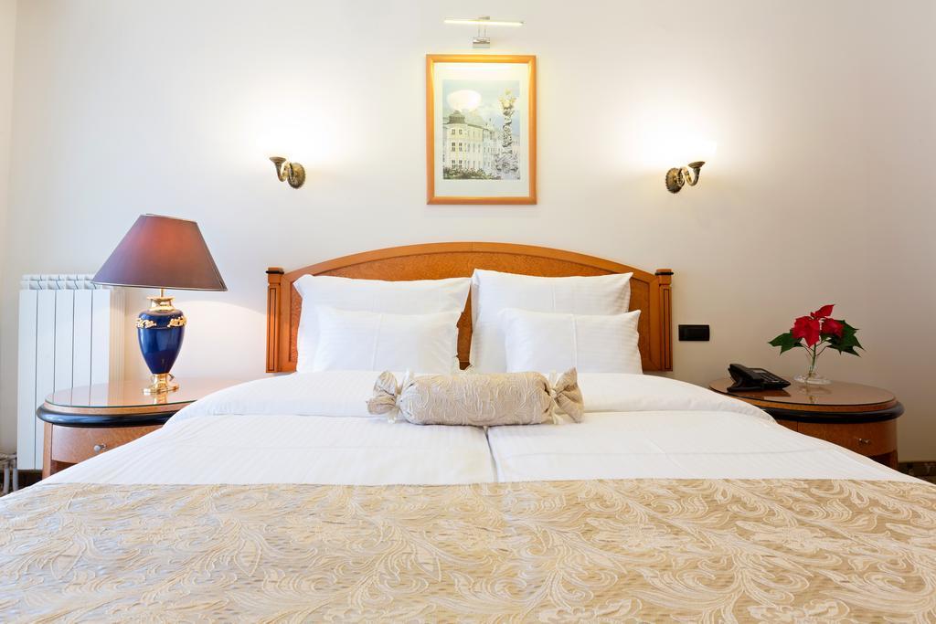 Hotel Sterling Garni Белград Екстериор снимка