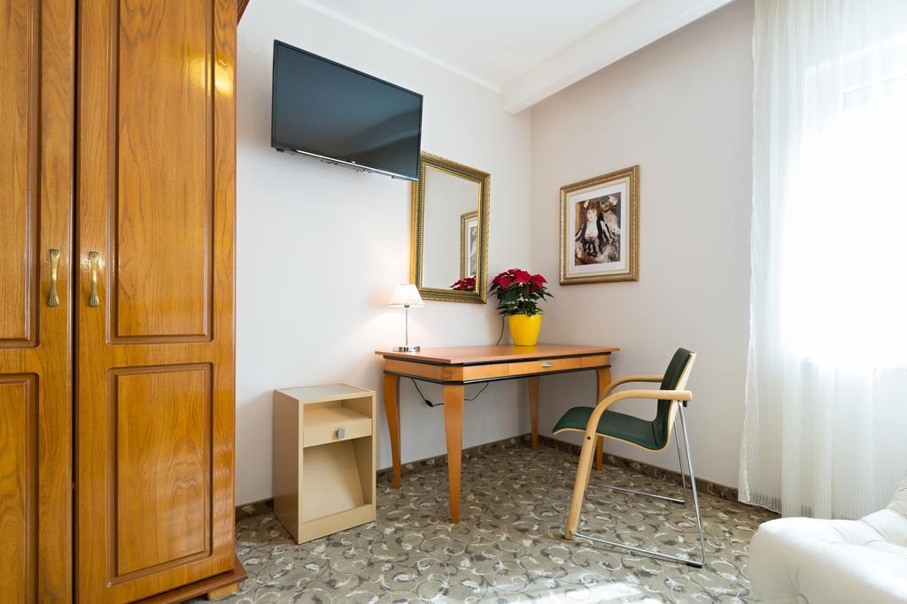 Hotel Sterling Garni Белград Екстериор снимка