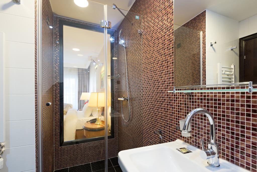 Hotel Sterling Garni Белград Екстериор снимка
