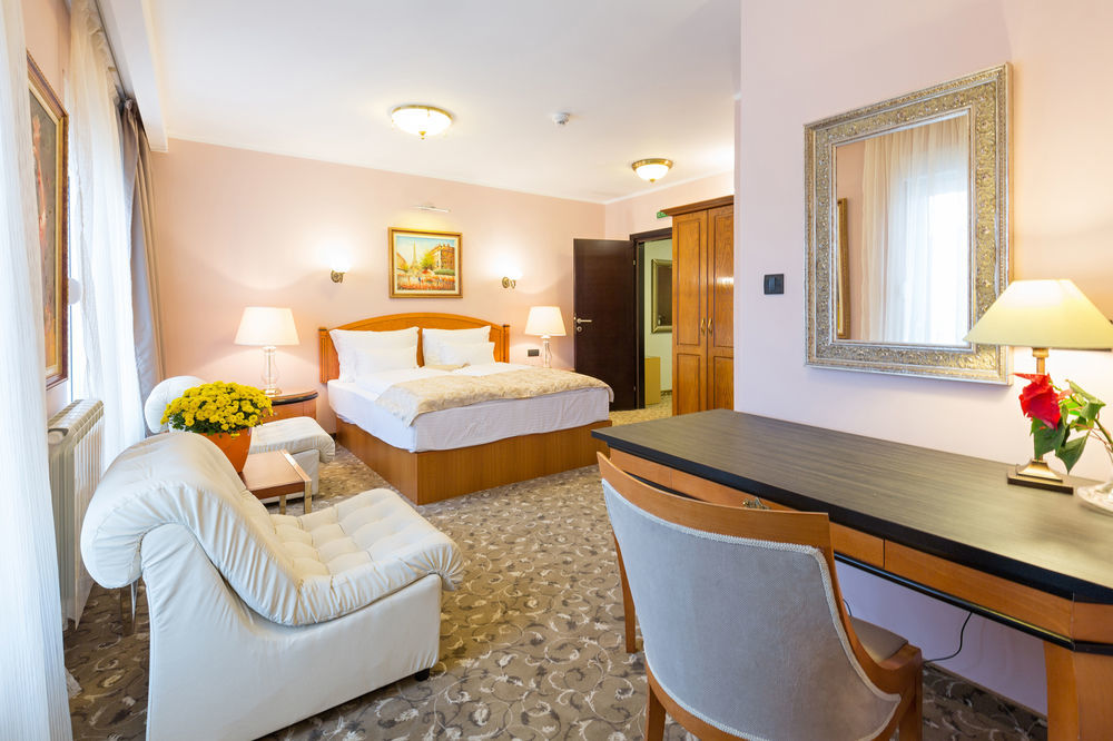 Hotel Sterling Garni Белград Екстериор снимка