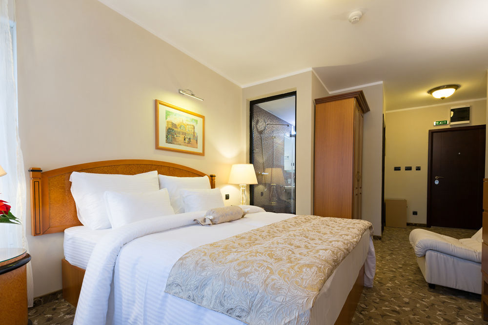Hotel Sterling Garni Белград Екстериор снимка