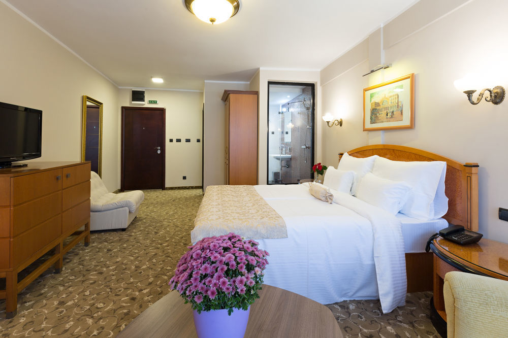 Hotel Sterling Garni Белград Екстериор снимка