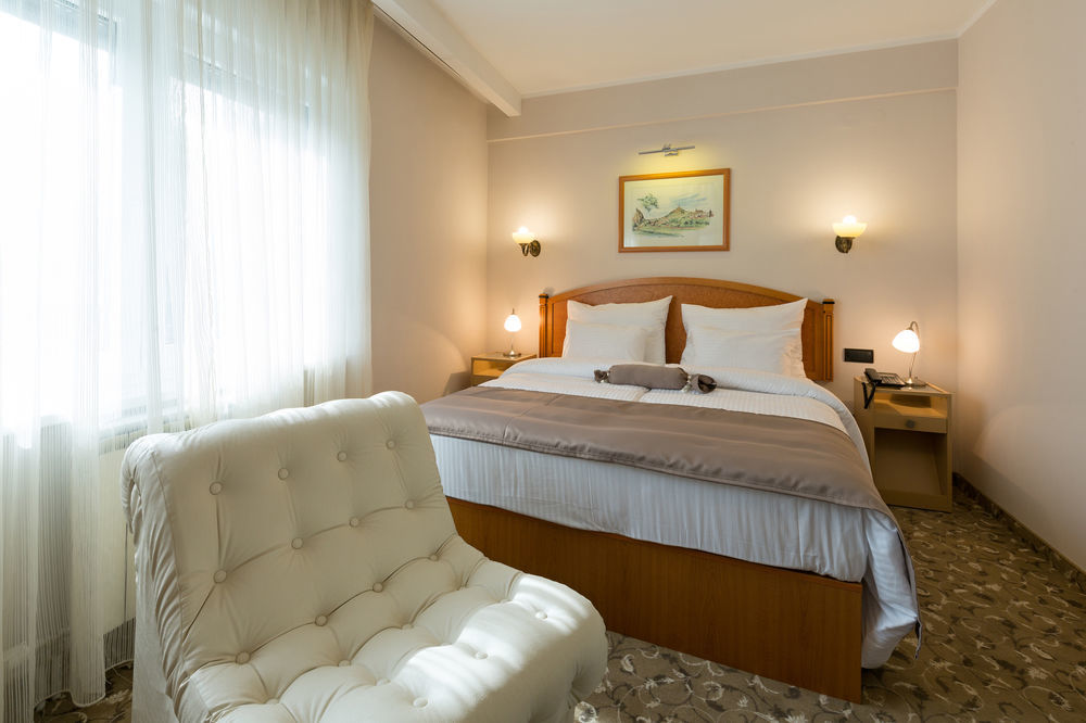 Hotel Sterling Garni Белград Екстериор снимка